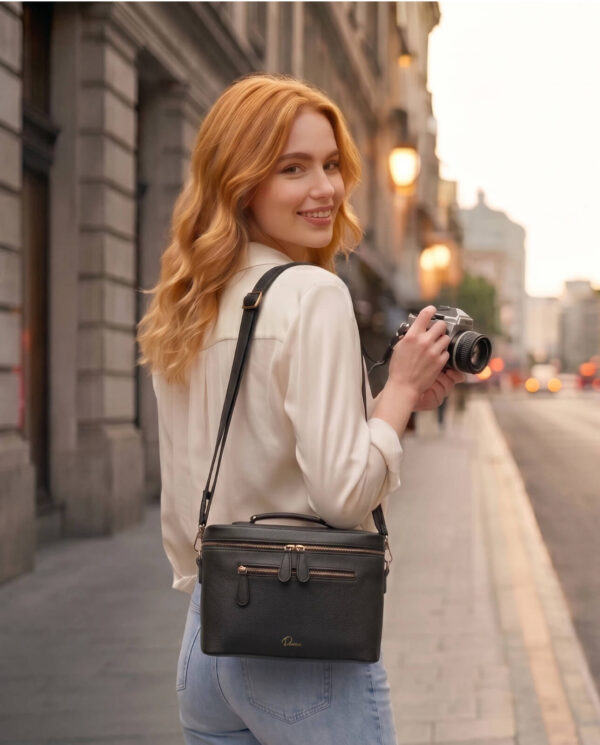 divvia-camera-crossbody-bag-black (2) Oval Camera Sling Black